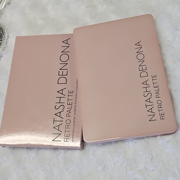 Never Used Natasha Denona Retro Eyeshadow Palette - Picture 2 of 11